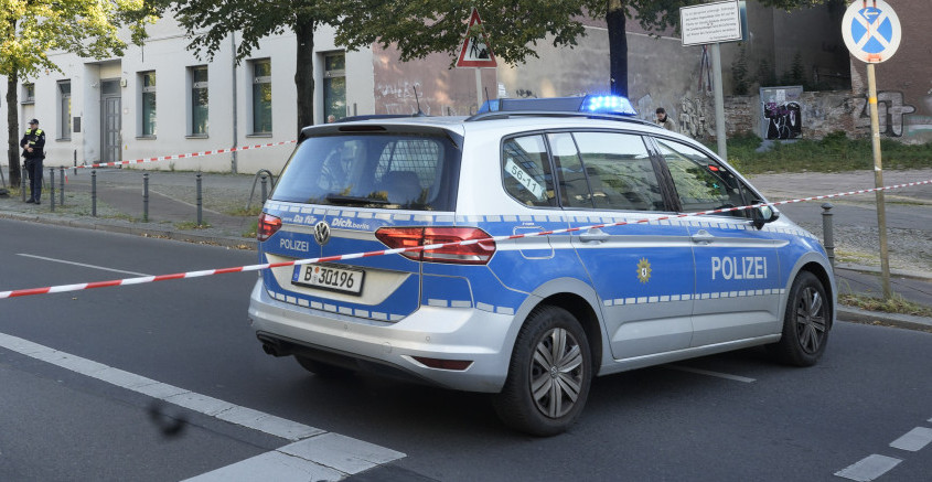 KRVAVA VELIKA SUBOTA U NEMAČKOJ Dete dozivala oca dok je ležao mrtav, policija na nogama