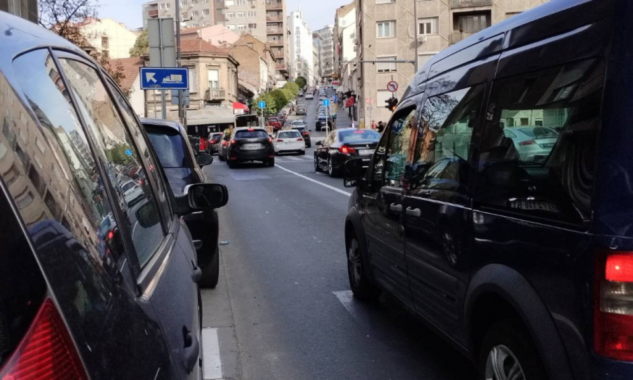 Nikom nije jasno ŠTA SE DEŠAVA: Deo Balkanske ulice POSTAO DVOSMERAN, vozači NE HAJU za to, nesreća je NEIZBEŽNA
