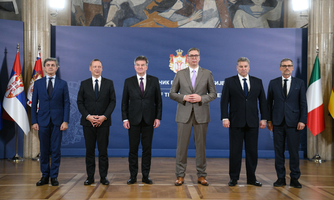 TEŽAK SASTANAK: Oglasio se VUČIĆ nakon razgovora sa petorkom - verujem da ćemo pronaći PUT za izlazak iz KRIZE