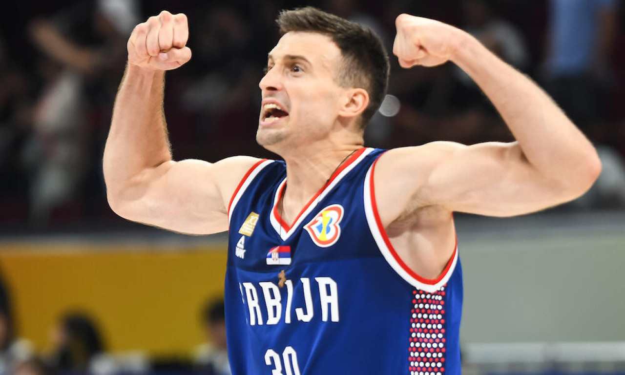 ALEKSA SE OPUSTIO, A ONDA "RAZVEZAO" JEZIK PRED EUROBASKET Ovo mu je bio glavni ritual, na kraju se pravdao ženi (VIDEO)