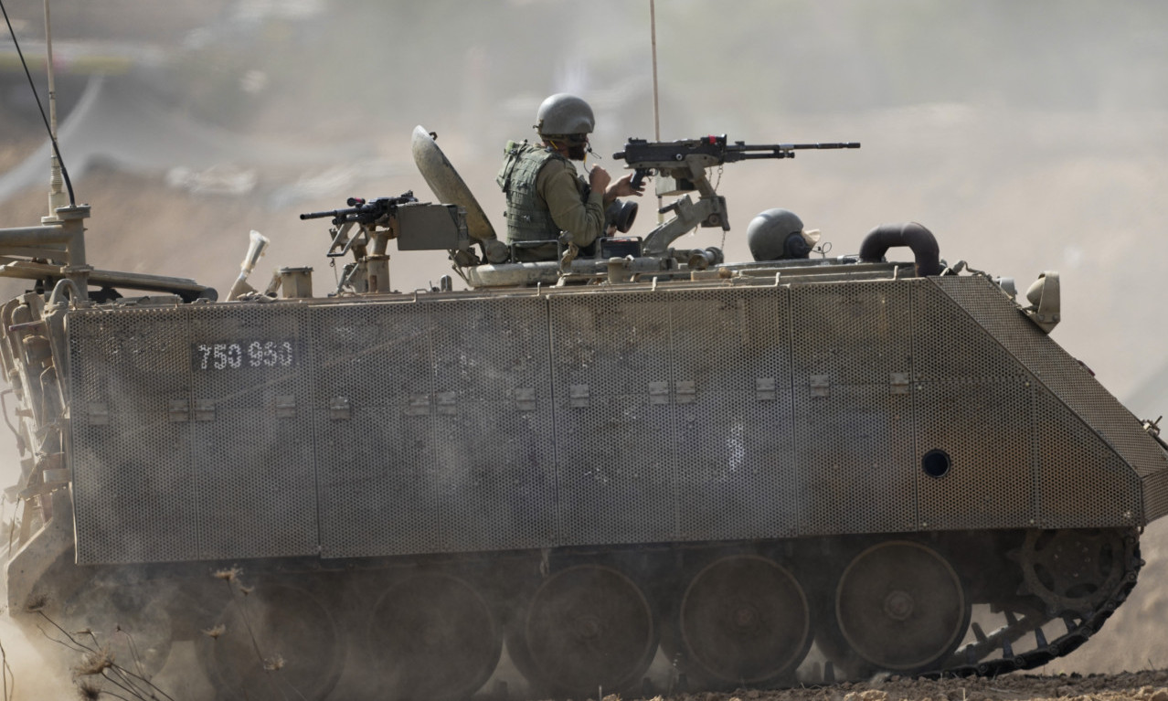 ZLOSTAVLJALI i tukli bolničara: Izraelski vojnici PUCALI NA HITNU POMOĆ u Gazi