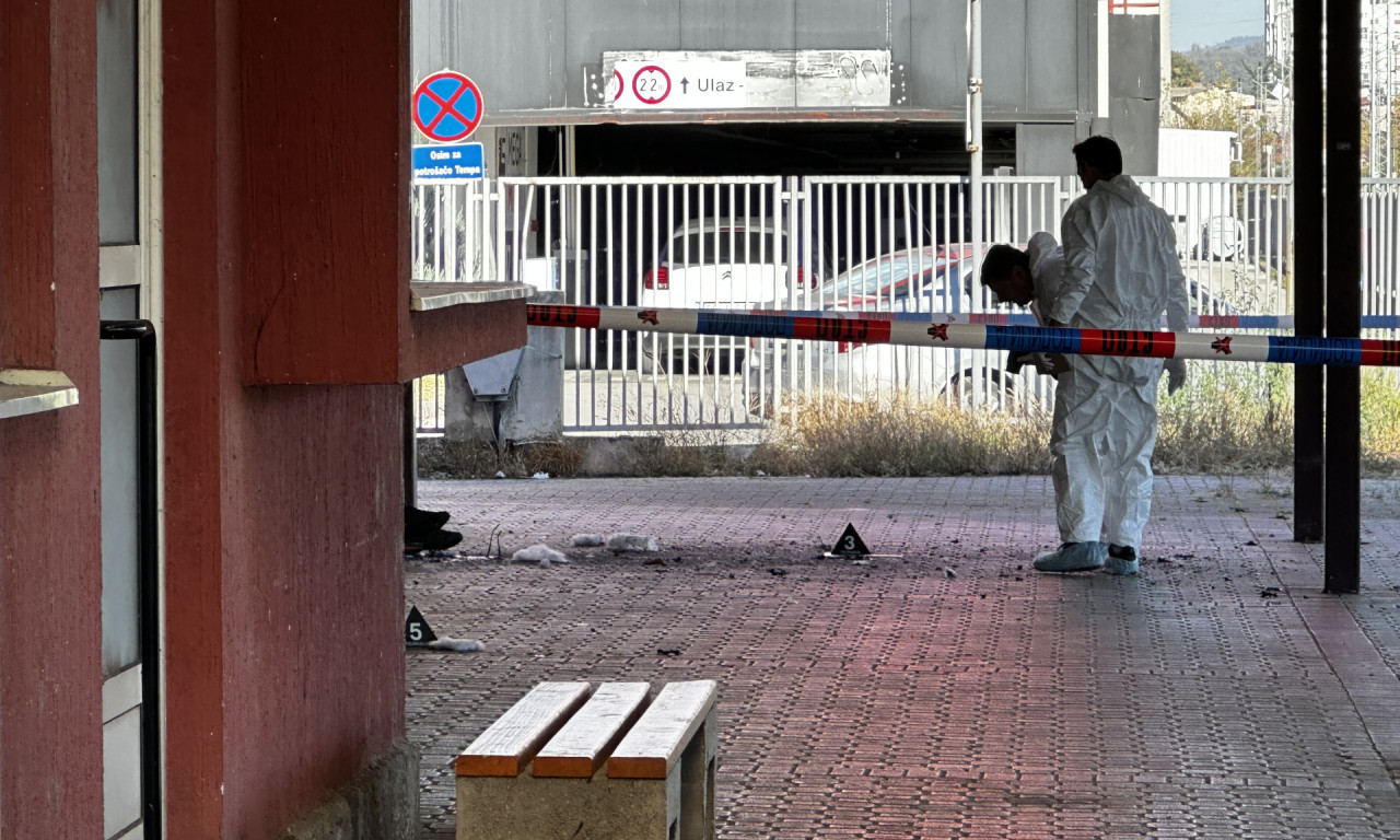 Muškarac se RAZNEO BOMBOM na železničkoj stanici u Čačku