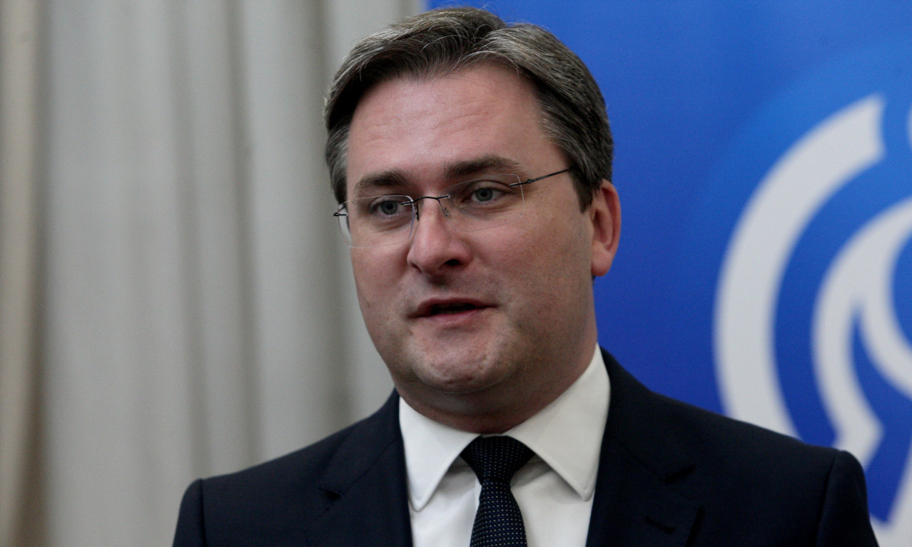 NAPADNUT MINISTAR NIKOLA SELAKOVIĆ: Presreli ga na Crvenom krstu, lekari mu ukazuju pomoć!