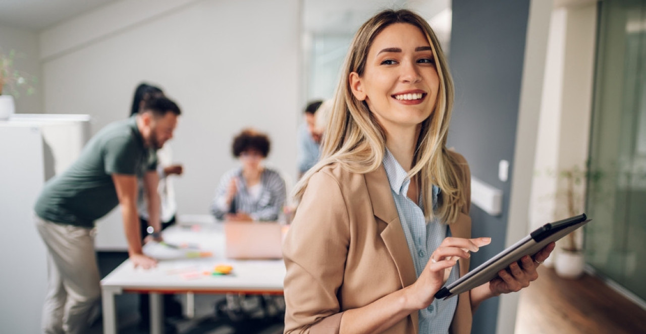 KOLIKO ZARAĐUJU PROGRAMERI U SRBIJI Ubedljivo su na vrhu po prosečnim platama, a evo šta kaže statistika