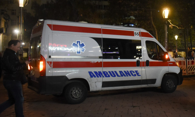 Povređena ŽENA u centru BEOGRADU: Na nju naleteo AUTOMOBIL, prevezena u Urgentni centar