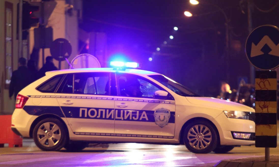 Saobraćajka na Novom Beogradu: Lamborginijem se ZAKUCAO u pasata, pa POBEGAO