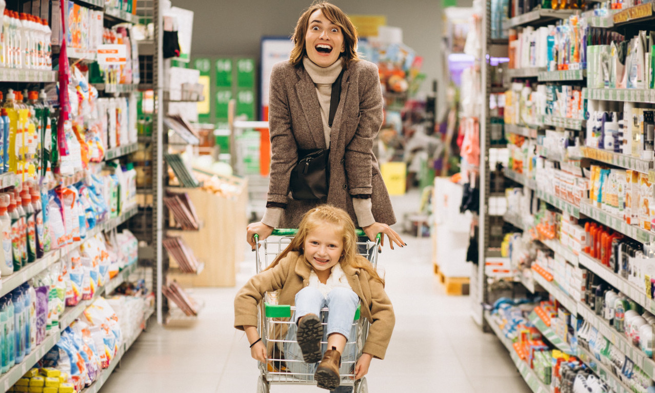 DETALJNO RADNO VREME ZA NOVU GODINU I BOŽIĆ Saznajte kako će raditi prodavnice, pošte, apoteke, tržni centri...