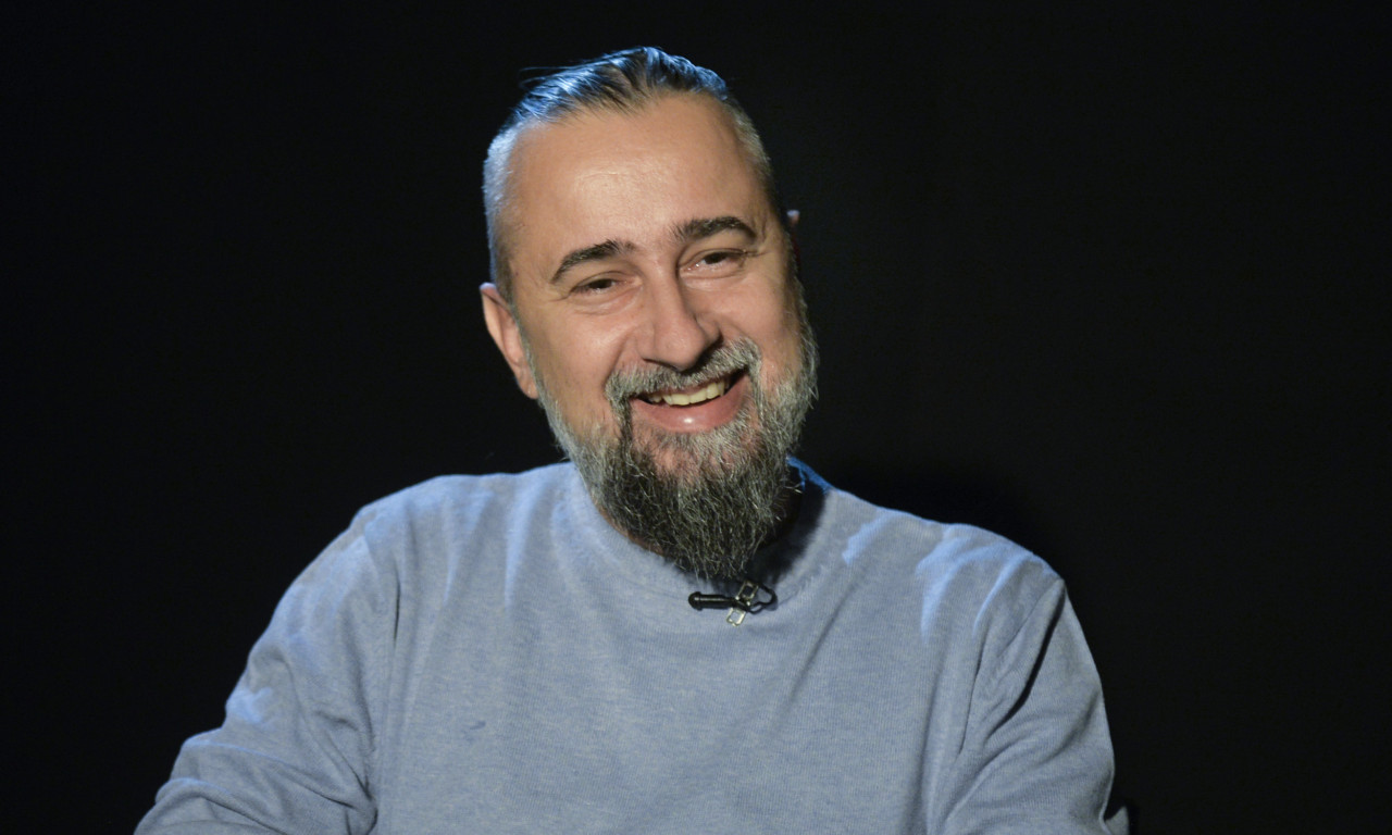 Kompozitor ALEKSANDAR RANĐELOVIĆ  za Reflektor: Tema filma "ČUVARI FORMULE" i njegove muzike je - ČOVEKOLJUBLJE