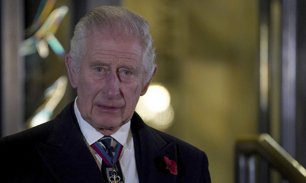 Kralj Čarls ponovo u javnosti: Vratio se u LONDON sa Kamilom ZBOG LEČENJA