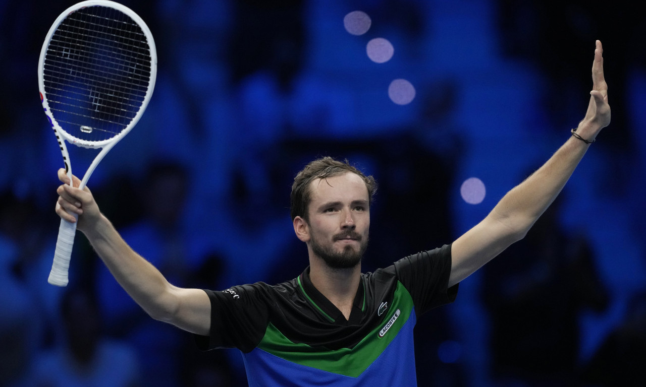 MEDVEDEV NIŽE POBEDE! Savladao velikog rivala za polufinale Pekinga