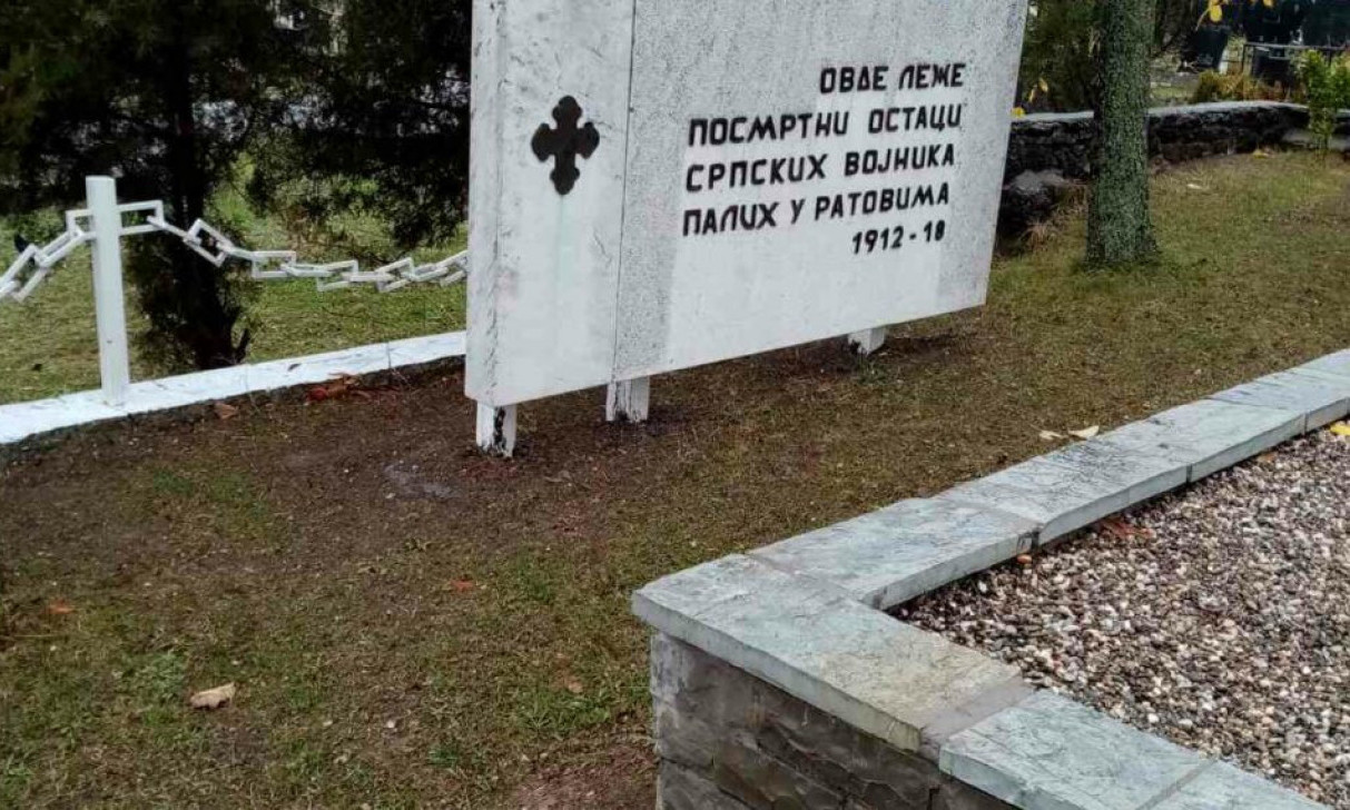 Eparhija: Spomenik SRPSKIM VOJNICIMA iz ratova 1912-1918. vraćen TAMO GDE JE I BIO RANIJE
