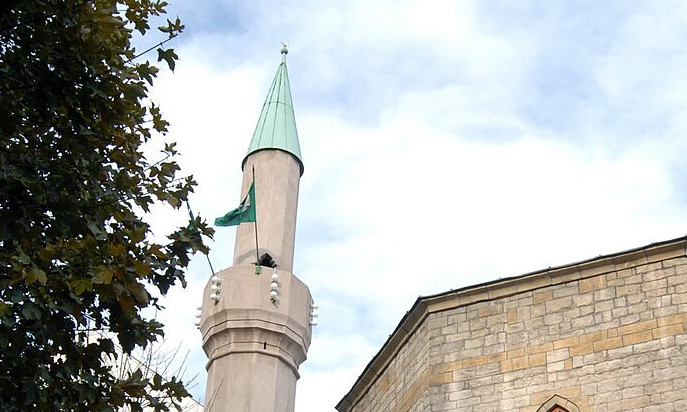 VERNICIMA ISLAMSKE VEROISPOVESTI UPUĆENE ČESTITKE Uoči Ramazanskog bajrama oglasili se premijer i predsednik Srbije