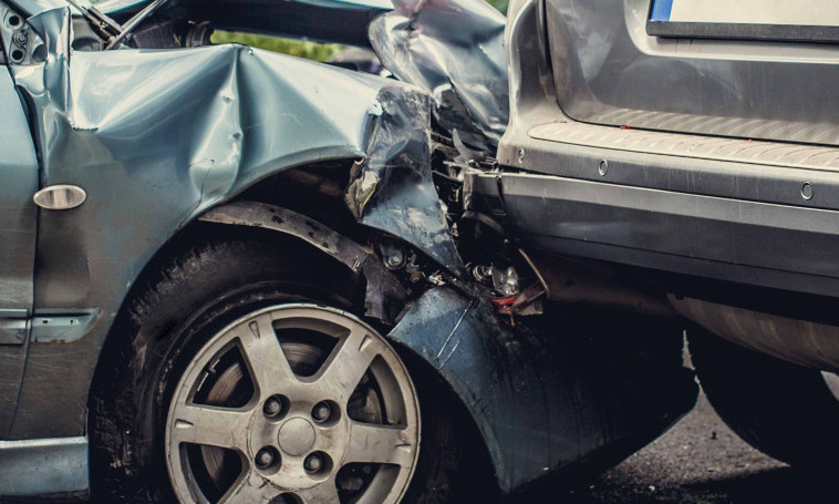STRAVIČAN UDES, IMA MRTVIH! Sudarila se tri automobila, nastao totalni karambol