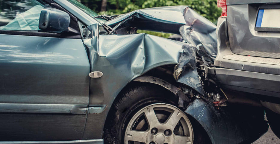 STRAVIČAN UDES, IMA MRTVIH! Sudarila se tri automobila, nastao totalni karambol