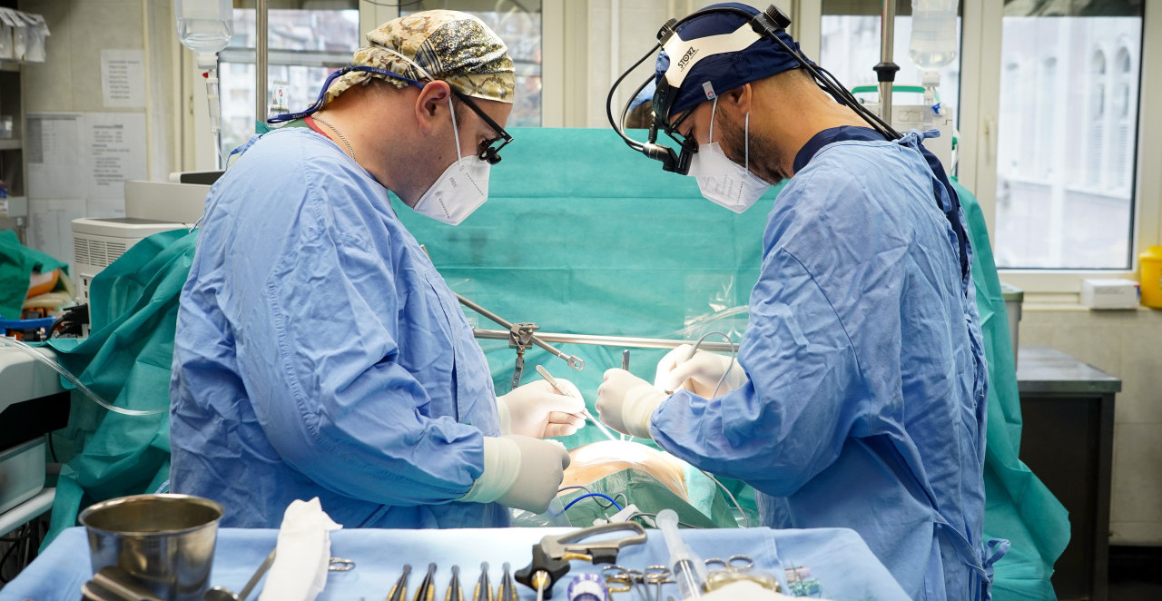 Alarmantno! DVA MLAĐA MUŠKARACA ZA GODINU UMRLA U URGENTNOM posle operacije SMANJENJA ŽELUCA U TURSKOJ