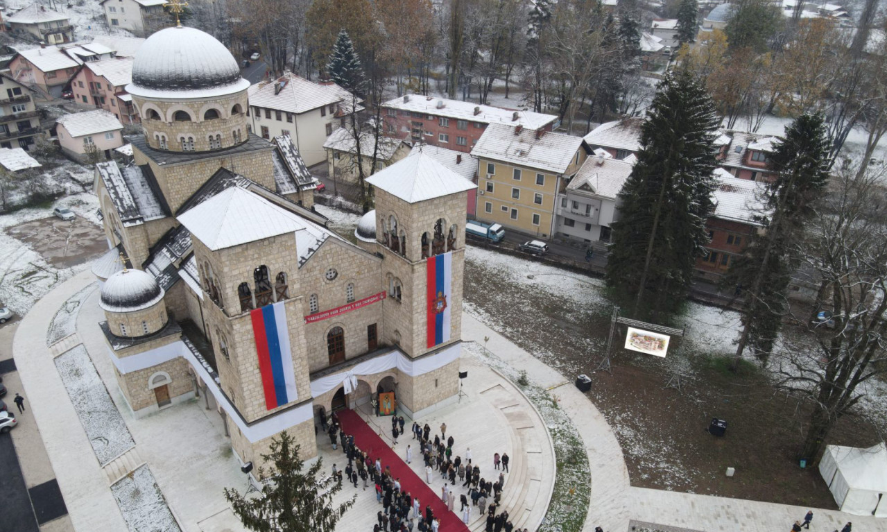 Patrijarh Porfirije OSVEŠTAO Hram Svetog Save u Foči: Ovom velikom činu prisustvovao je i Milorad Dodik