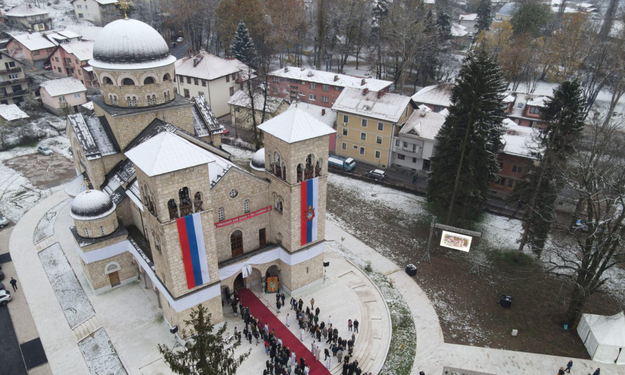 Patrijarh Porfirije OSVEŠTAO Hram Svetog Save u Foči: Ovom velikom činu prisustvovao je i Milorad Dodik