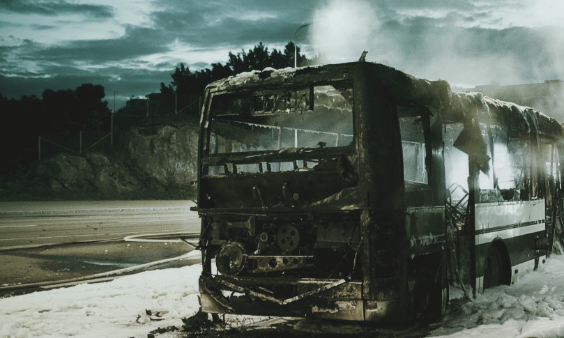 KRENULI U PEČALBU, PA ZAMALO NASTRADALI Autobus sa skoro 50 ljudi zapalio se na autoputu