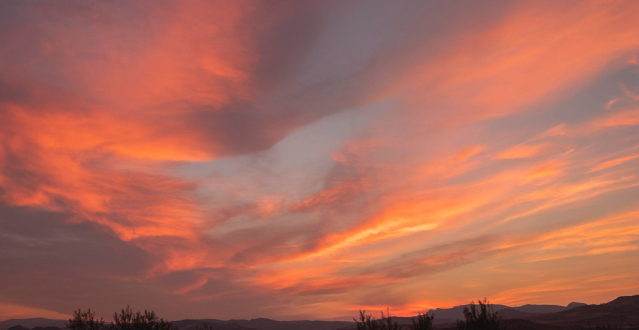 DA LI STE IKADA VIDELI OVAKVO NEBO? Apokaliptičan prizor u Trebinju! Ni najstariji ovo ne pamte (VIDEO)