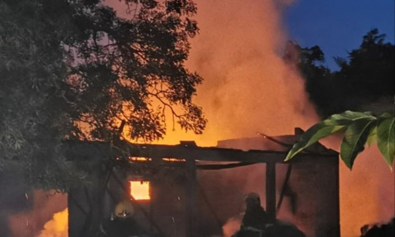 Lokalizovan požar u porodičnoj kući u Užicu: Gorelo potkrovlje