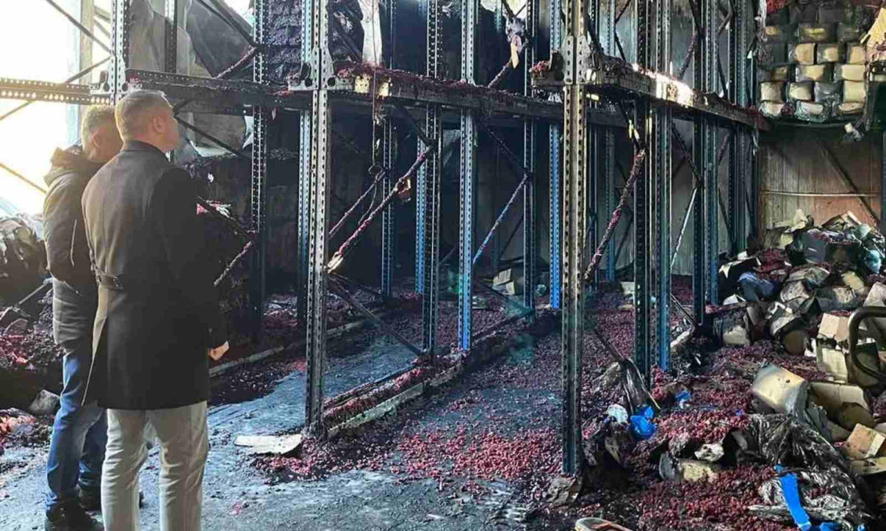 OGROMAN POŽAR u Arilju: IZGORELA HLADNJAČA, vatra progutala 15 TONA MALINE, evo kolika je šteta