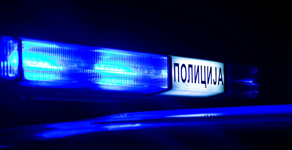 DRAMA U UGRINOVCIMA: Muškarac pijan tukao suprugu po glavi i pretio joj sekirom!