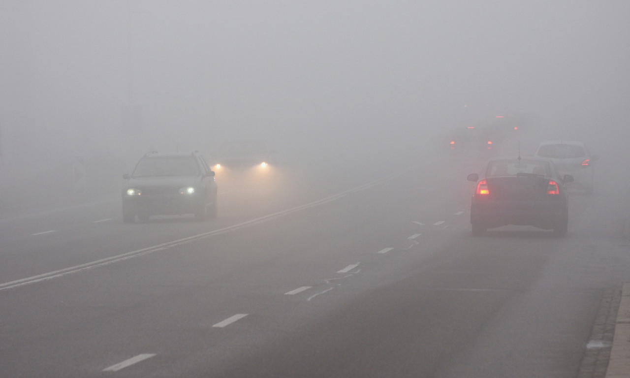 NE VIDI SE PRST PRED OKOM Vozači, oprez zbog magle, posebno ako idete ovuda