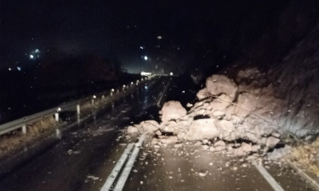 STENA PALA NA AUTOMOBIL U KOM JE BILA ŽENA! Drama na putu  (VIDEO)