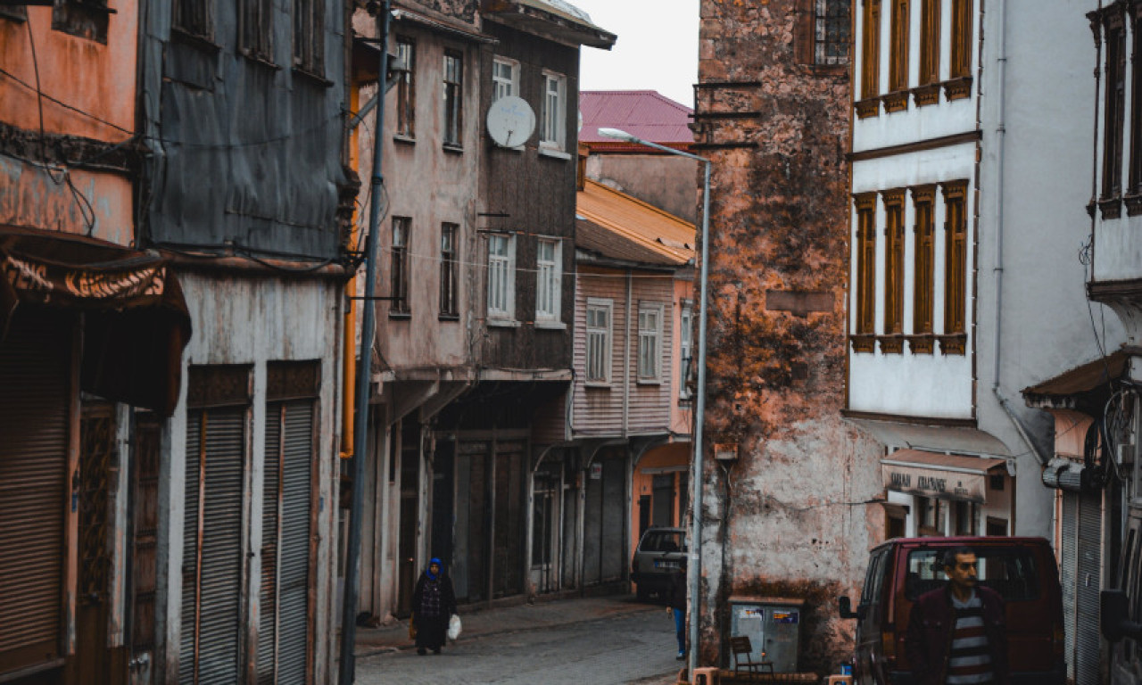 Masovno ubistvo u POLICIJSKOJ STANICI u Iranu: Sunitska naoružana grupa preuzela ODGOVORNOST za napad