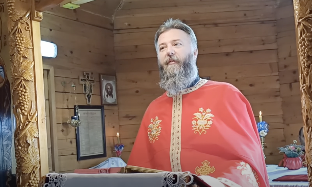 KADA KITITE JELKU NA NJEN VRH NE IDE ZVEZDA Otac Predrag Popović objasnio gde mnogi Srbi greše kada ukrašavaju dom