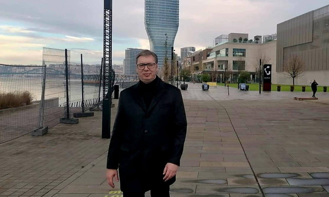 VUČIĆ U JUTANJOJ ŠETNJI: Čekajući DAČIĆA