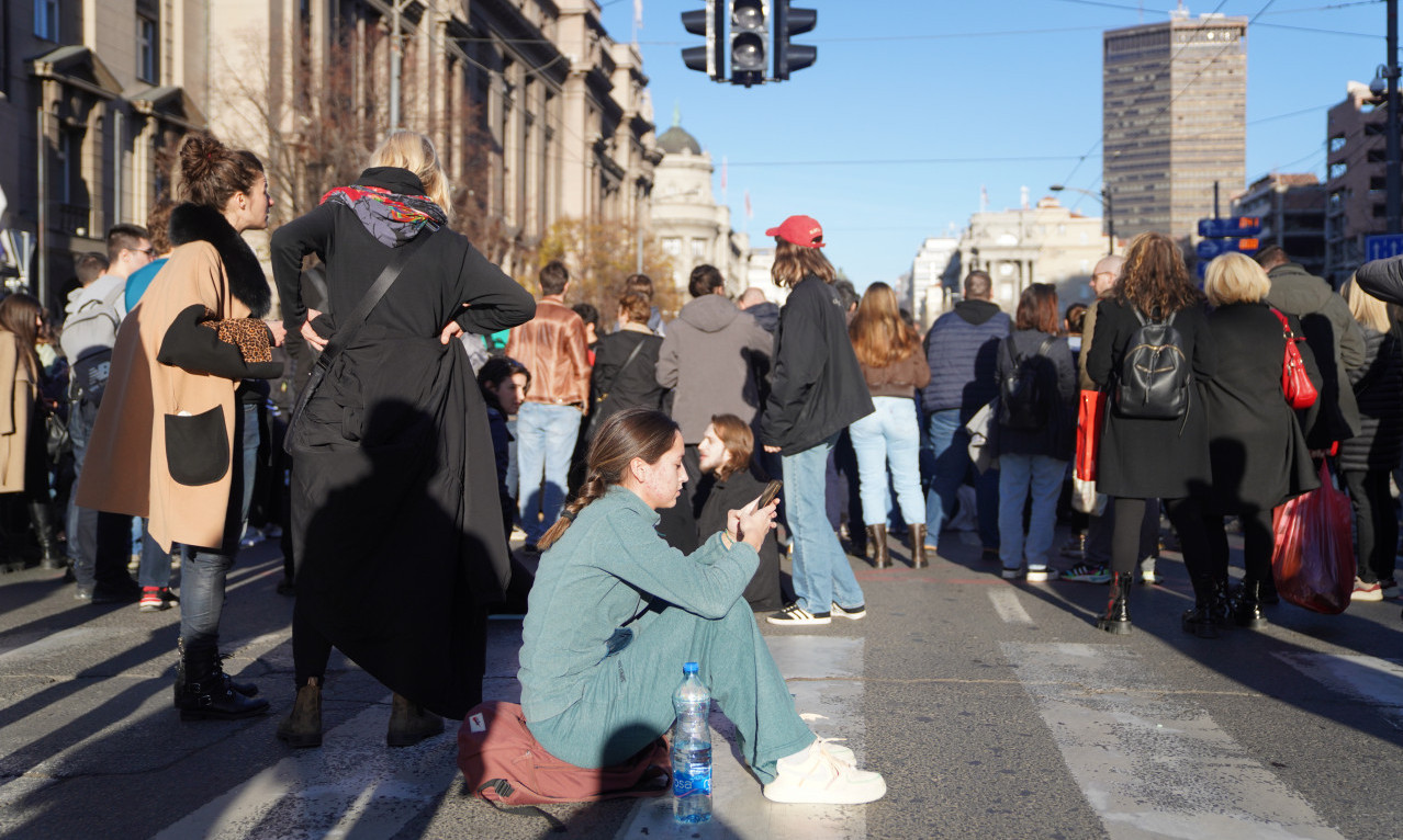 Protest STUDENATA u Beogradu: Zaustavili saobraćaj u Kneza Miloša; najavljena blokada od 24 sata