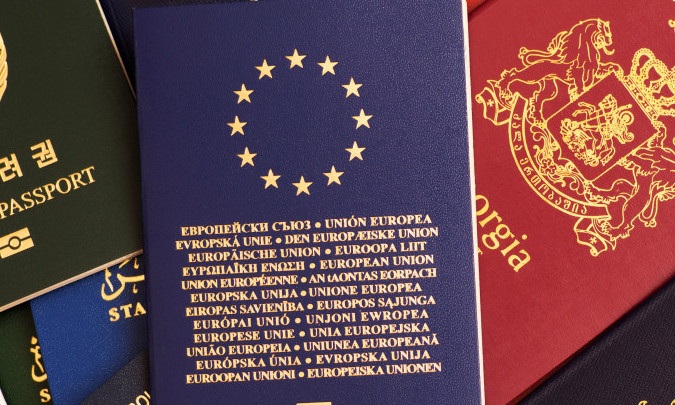 KO IMA KORENE U ITALIJI I U JOŠ 3 ZEMLJE MOŽE DOBITI PASOŠ EU: Evo kakva je procedura