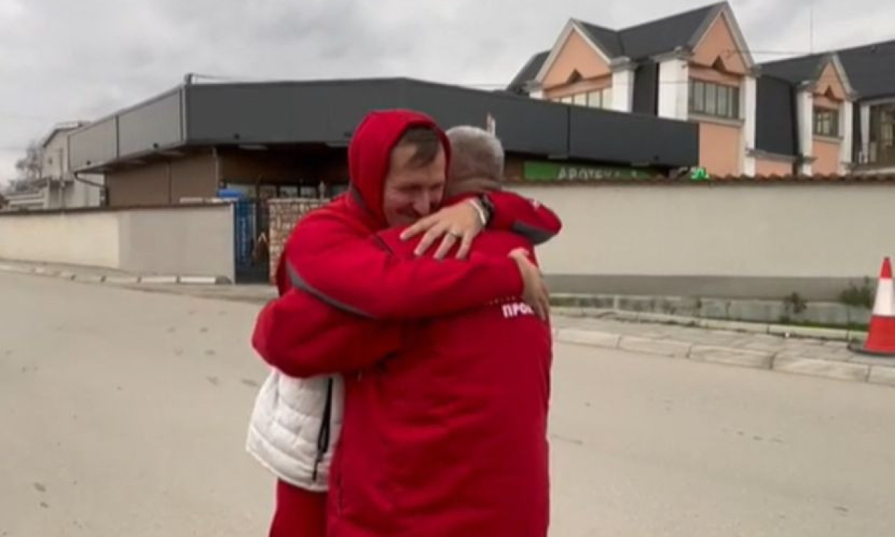 Pogledajte video zbog koga je skoro POLA MILIONA LJUDI PLAKALO: OTAC I SIN susreću se nakon 7 GODINA