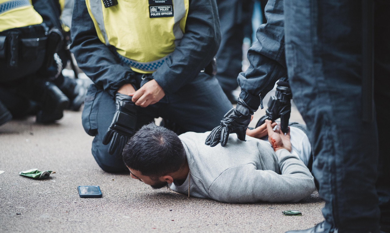 VELIKA AKCIJA STRANIH ORGANIZACIJA I SRPSKE POLICIJE! Uhapšeno 19 osoba zbog UBISTAVA ŠKALJARACA u Grčkoj (FOTO)