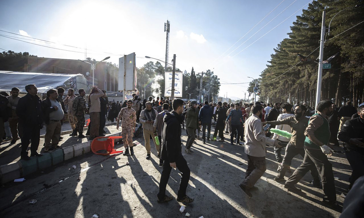 POGUBLJEN TINEJDŽER ZBOG PROTESTA U IRANU Dobro pogledajte lice Hatamija - mučen i zlostavljan, pa ubijen (FOTO)