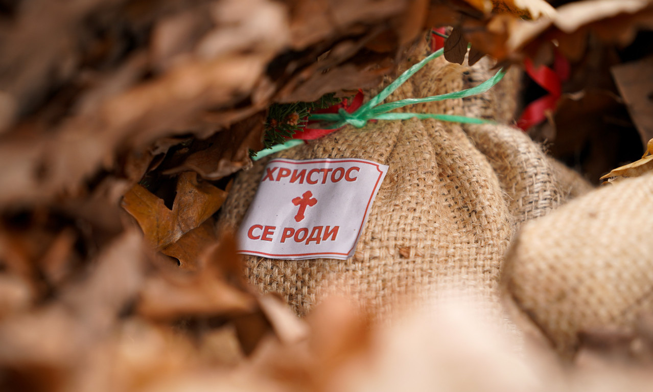 ŠTA SE GOVORI NA BOŽIĆ, A ŠTA NA BADNJE VEČE Pravilni praznični pozdravi - evo do kog datuma se čestita!