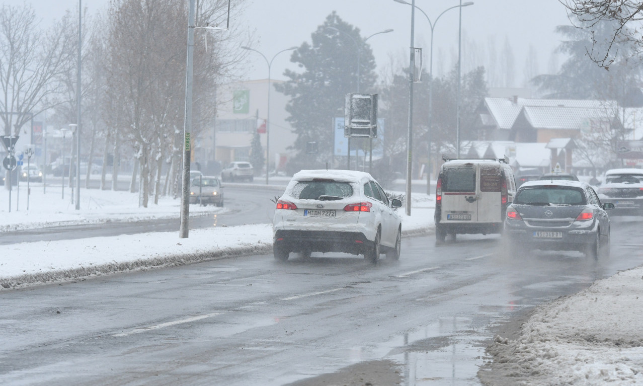 VOZAČI, OPREZ - sve je ZALEĐENO! Kolovozi su klizavi, a OVE DEONICE i pod SNEGOM
