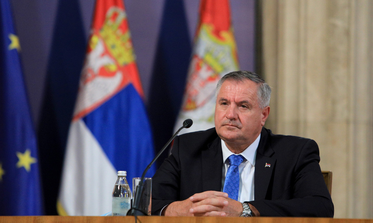 RADOVAN VIŠKOVIĆ PODNEO OSTAVKU!