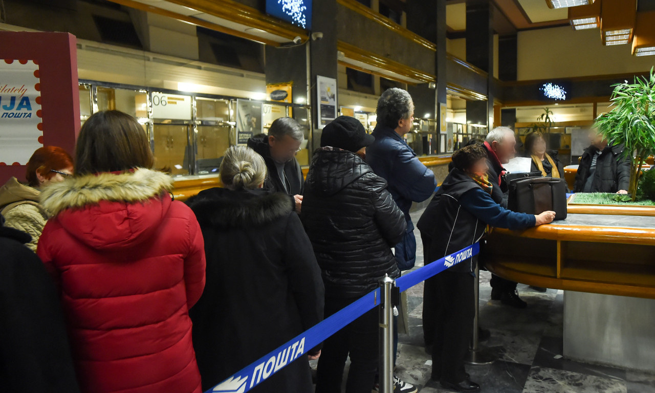 POČELA JE PRIJAVA ZA TURISTIČKE VAUČERE, najbrži su već na ŠALTERIMA: Evo gde i kako da se prijavite