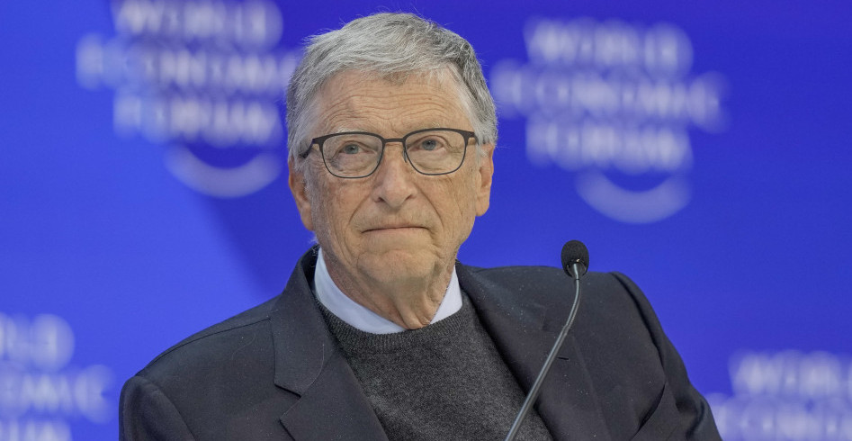 BIL GEJTS UPOZORAVA Samo tri profesije ne treba da brinu zbog primene veštačke inteligencije