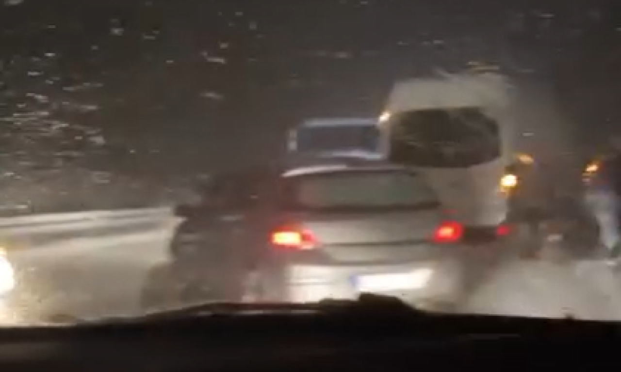 JOŠ JEDAN LANČANI SUDAR U SRBIJI! Zakrčen put kod Malog Požarevca (VIDEO)