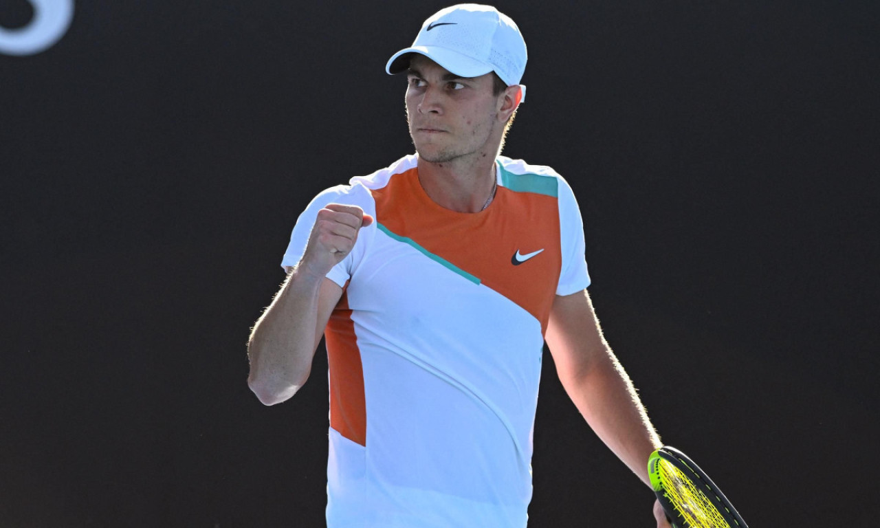 MIOMIR U ČETVRTFINALU ZA MANJE OD SAT VREMENA! Kecmanović silovit u Vinston-Sejlemu!