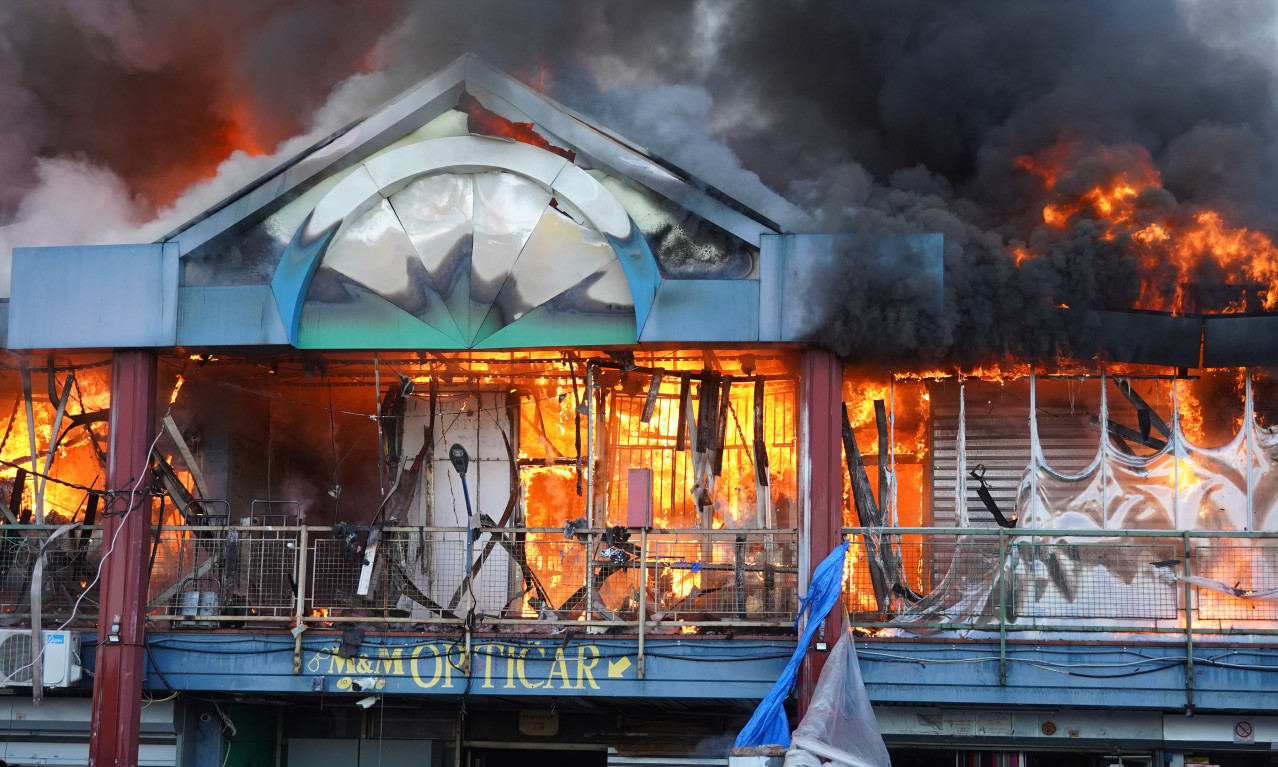 Odjekuju EKSPLOZIJE na NOVOM BEOGRADU! POŽAR SE ŠIRI iz Kineskog tržnog centra