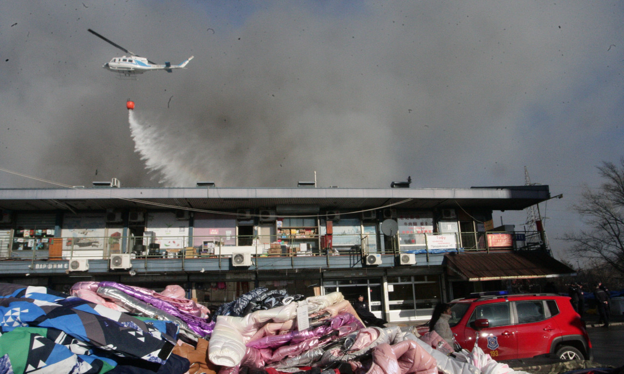 PONOVO GORI KINESKI TRŽNI CENTAR NA NOVOM BEOGRADU: Vatrogasci se bore sa vatrom!