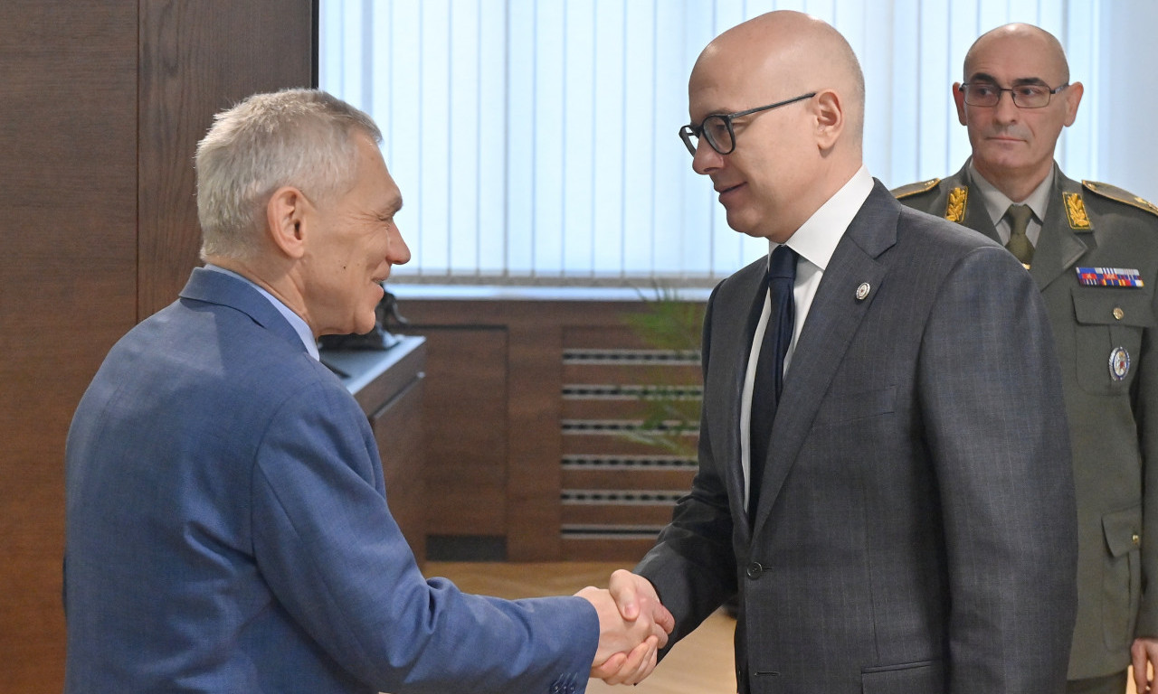 Ministar Vučević sa Bocan-Harčenkom o bezbednosnoj situaciji na KiM: Zahvalnost RUSIJI na podršci SRBIJI