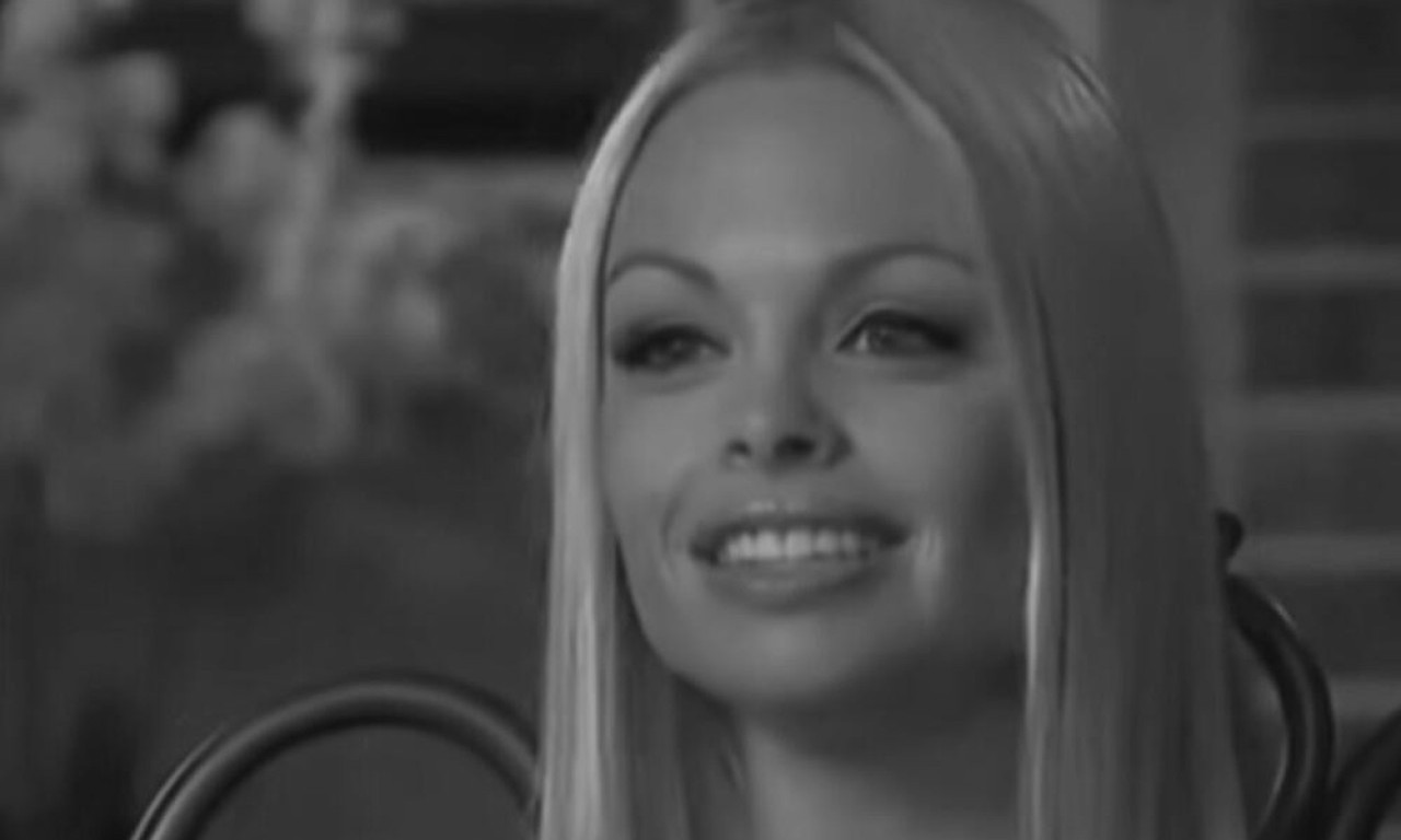 UMRLA DŽESI DŽEJN!