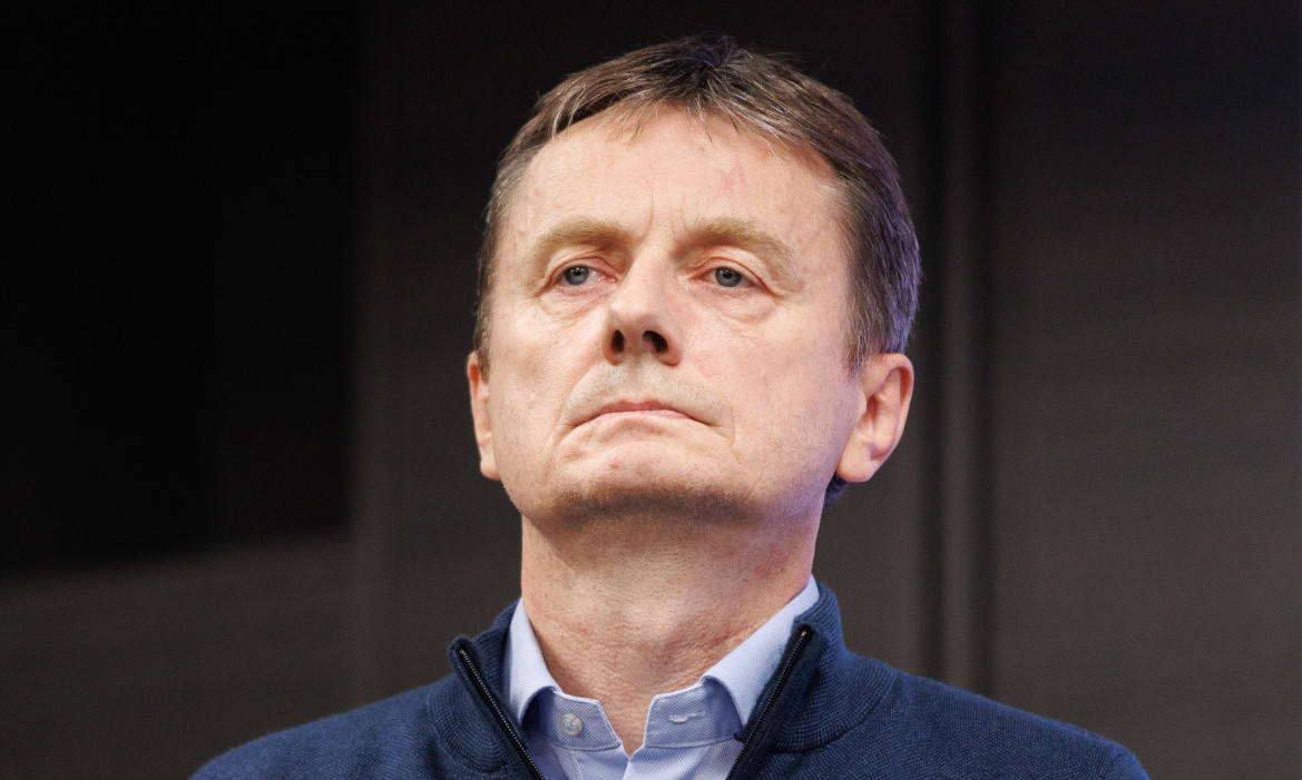 DARKO GLIŠIĆ NA OPERACIJI Najnovije informacije o stanju ministra!