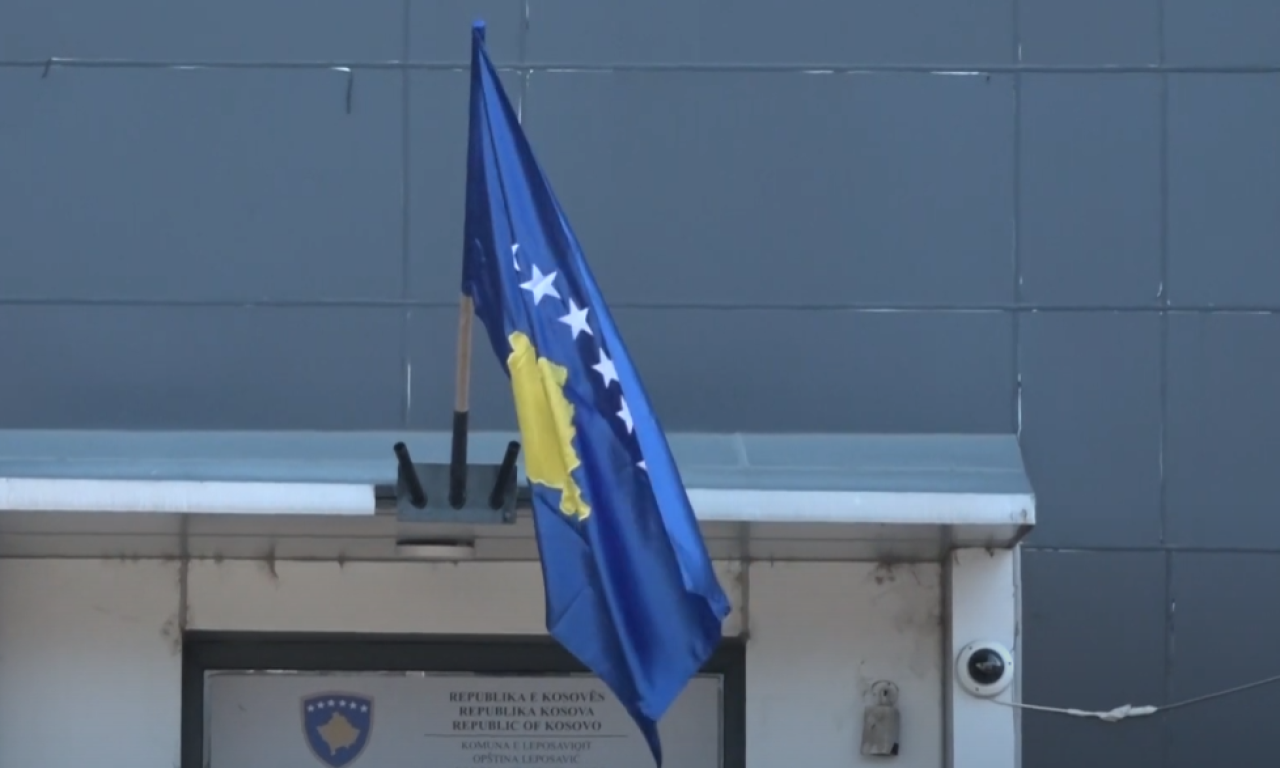 PONOVO HAOS U PRIVREMENIM PRIŠTINSKIM INSTITUCIJAMA Pogledajte oko čega nisu sposobni da se dogovore u skupštini!