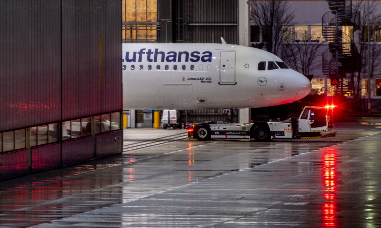 LUFTHANSA RAZMIŠLJA O UKIDANJU 100 DOMAĆIH LETOVA Ne žale se samo oni na uslove poslovanja